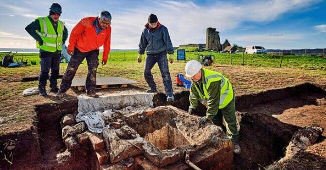 phat hien ham tru an hat nhan bi lang quen gan 60 nam duoi khuon vien lau dai co 2251