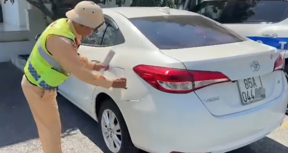 phat hien o to het han dang kiem van luu thong tren cao toc vinh hao phan thiet 1200