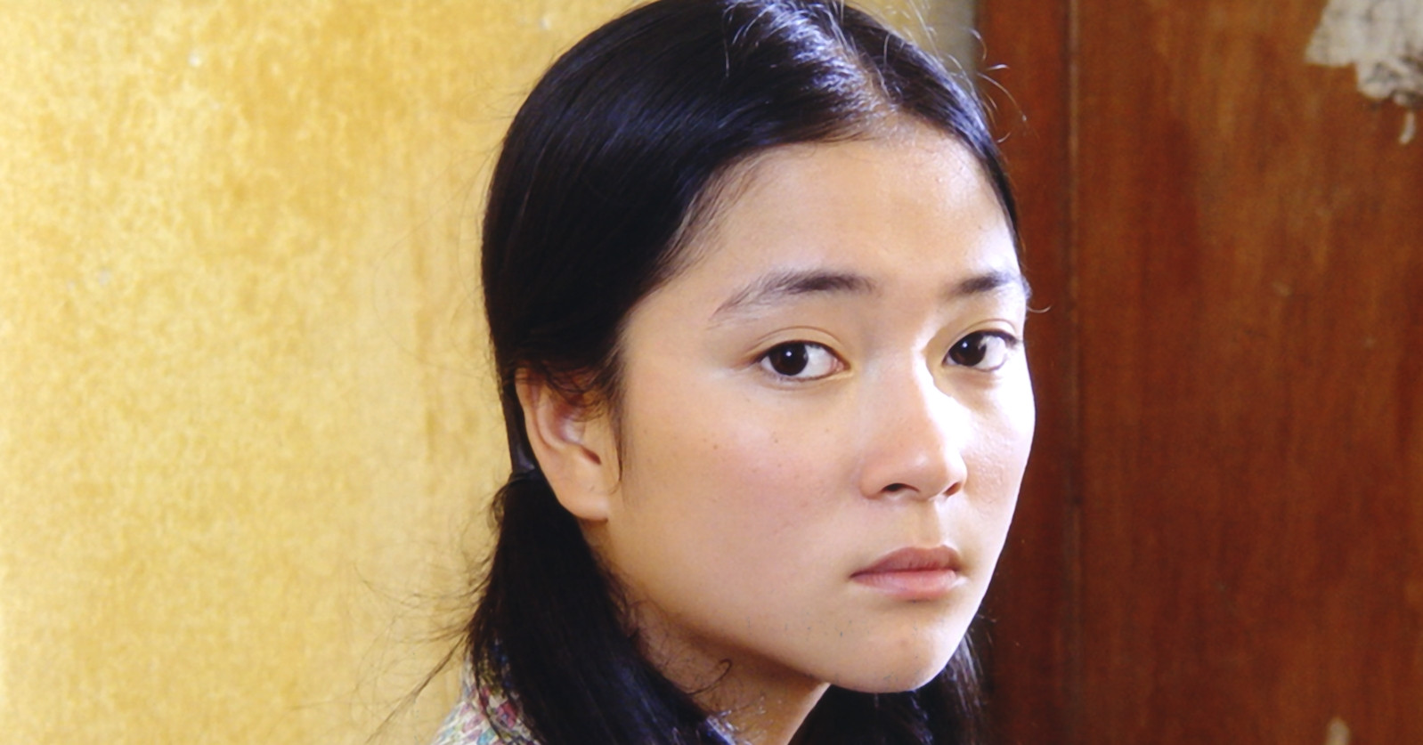 phim hoa hau nguyen thi huyen dong nam 18 tuoi cong chieu tro lai 753