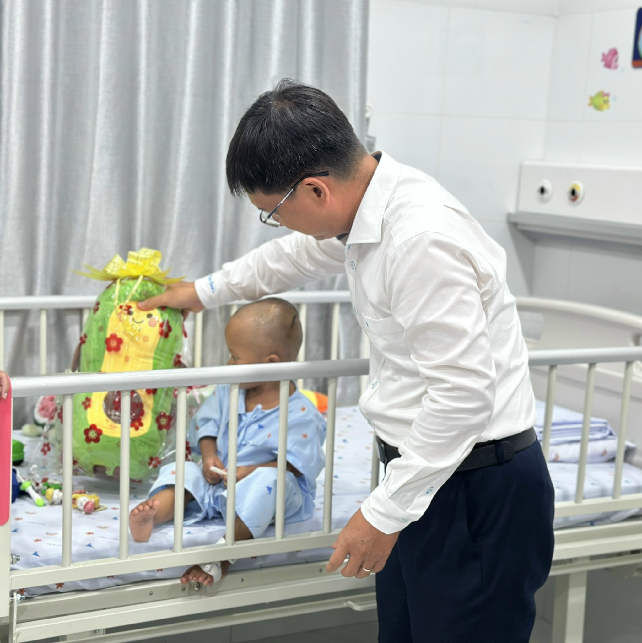 pho chu tich ubnd tp.hcm nguyen manh cuong tham be