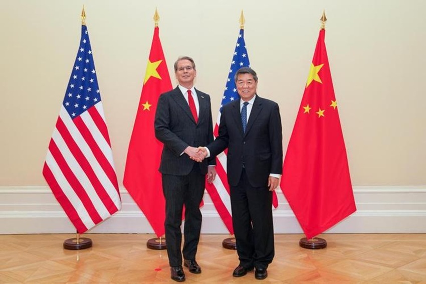 pho thu tuong trung quoc ha lap phong va bo truong tai chinh my scott bessent truoc cuoc hoi dam tai