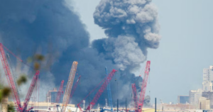 Nhiều tàu hàng mắc kẹt, hư hỏng sau khi xung đột Trung Đông leo thang 1 photo 1772508982882 17725089846461027936516 53 0 552 798 crop 1772509137698254289318