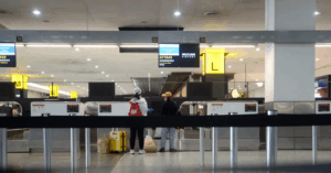 Pin Du Phong Phat No Nguoi Dan Ong La Het Hoang Loan O San Bay 1772