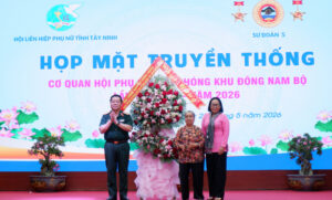 Khắc ghi truyền thống phụ nữ miền Đông 1 pn 1