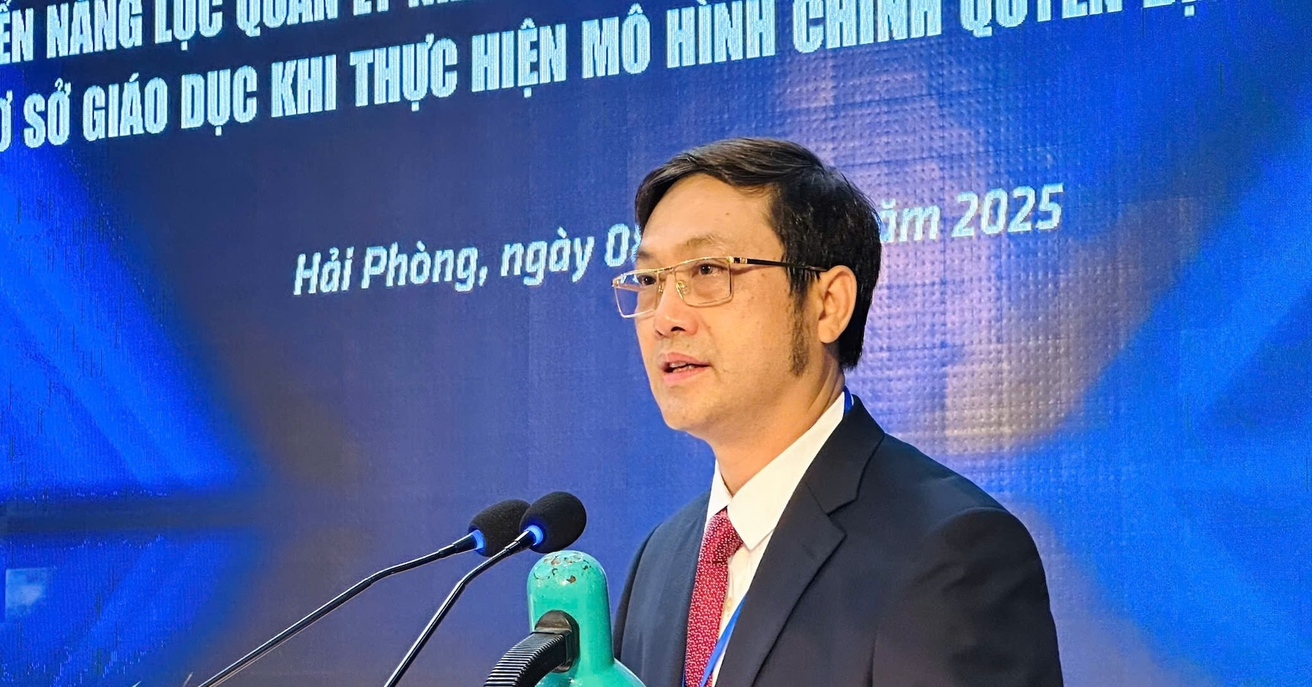 qua nua can bo xa phu trach giao duc nhung chua tung lam giao duc 1147