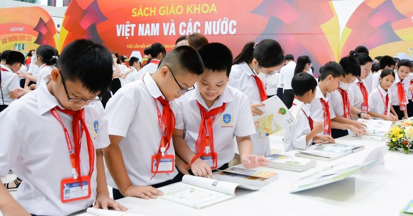 quyen bo truong gd dt tra loi ve viec xac nhan hoc ba thay cap bang thcs 920