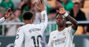 real madrid danh roi chien thang phut 904 barca reo vui 272