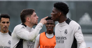 real madrid hon loan 2 sao suyt choang nhau tren san 3232