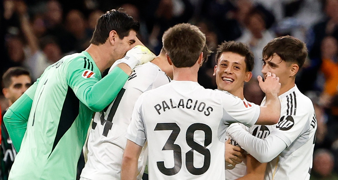 real madrid thang 4 sao pha hoi nong vao gay barca 227