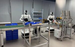 Trung Quốc khánh thành trung tâm đào tạo nghề quốc gia cho robot thông minh 1 robot Trung Quoc day chuyen san xuat may tinh trung tam thi diem ung dung AI Trung Quoc tan hoa x