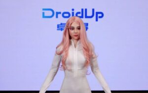 Robot Co Dien Mao Va Than Nhiet Giong Nguoi