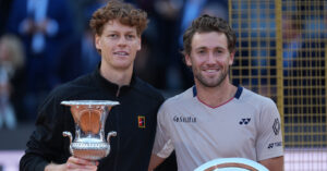 roland garros khai mac kho can buoc jannik sinner 329