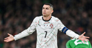 Ronaldo Bi Duoi Khoi San Bo Dao Nha Thua Soc 131