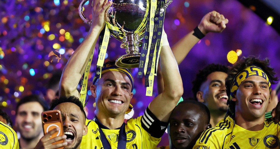 ronaldo lap cu dup doat chuc vo dich dau tien cung al nassr 288