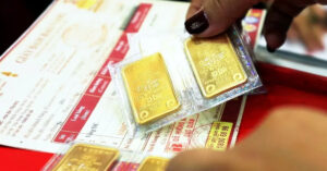 Sap Bay San Vang Quoc Te Nguoi Phu Nu Ha Noi Mat 82 Ty Dong 2100