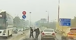 Né chốt CSGT, xe máy lao sang làn ngược chiều, tông trực diện ô tô 2 screenshot 2026 02 28 001714 17722167673731694397557 0 192 1080 1920 crop 17722167718391620200803.pn