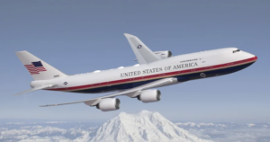 Loạt chuyên cơ phục vụ lãnh đạo Mỹ "khoác áo mới" 2 screenshot 2026 02 28 at 101052 1772248361084129688860 0 0 813 1554 crop 1772248418009600141861