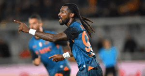 Serie A A Lecce Andre Frank Zambo Anguissa Sauve Encore Naples 1761694961918990667738 0 0 733 1400 C