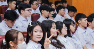 Sinh Viên Ở Tphcm Vào Học Lúc 6H30 Có Quá Sớm? Sinh Vien O Tphcm Vao Hoc Luc 6H30 Co Qua Som 1166