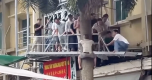 su that clip nhieu nguoi treo lan can du cay roi casino o lang son 1423