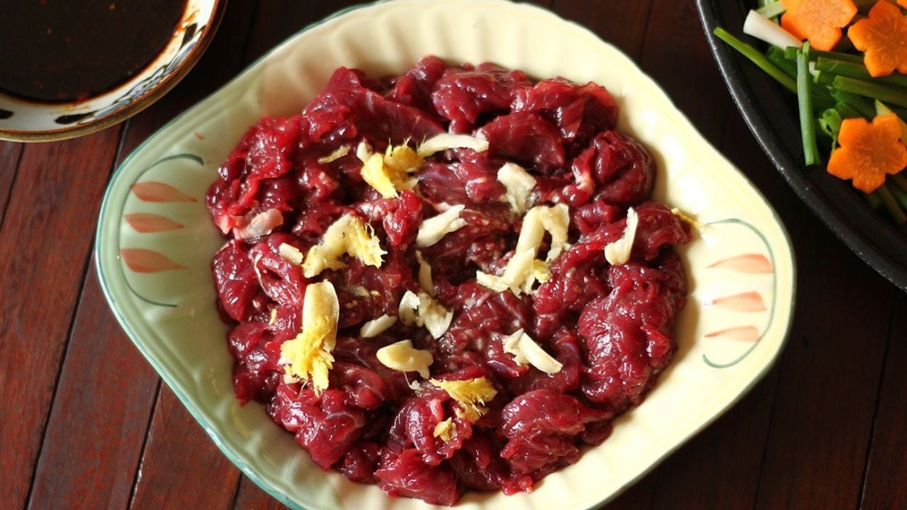 Tai Sao Khi Uop Thit Bo Khong Nen Dung Muoi 231701