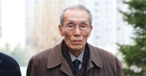 tai tu 81 tuoi cua squid game duoc tuyen vo toi sau cao buoc quay roi tinh duc 2128