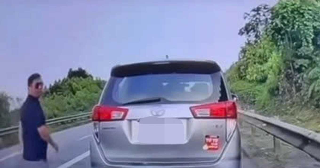 tai xe chan dau xe tren cao toc de tranh cai bi phat gan 14 trieu dong 2274