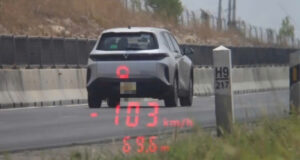 tai xe taxi khong bang lai vuot toc do tren cao toc chu xe cung lien doi ganh phat nang 1044