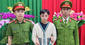 tam giu tai xe 26 tuoi lai o to lao vao dam dong o lam dong 2797