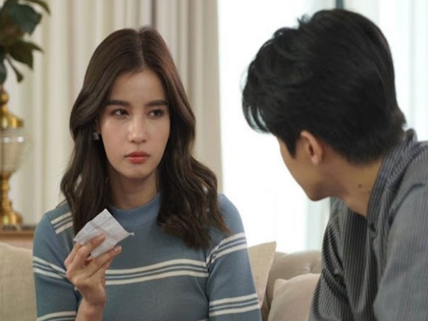 tan mat thay vo than mat voi dan ong ngay phong khach toi lai guong gao roi di nhu mot ke toi do 135