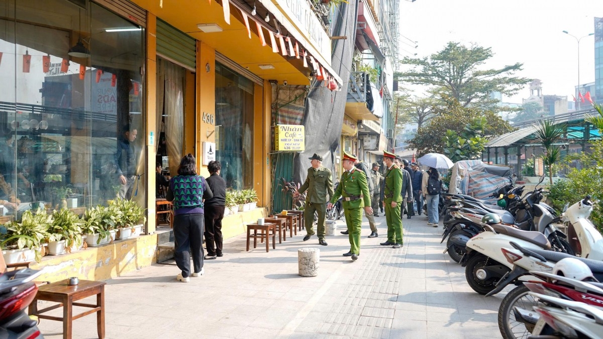 Tang Cuong Trat Tu Do Thi Chao Mung Dai Hoi Dang Toan Quoc Khoa Xiv Don Tet Nguyen Dan Binh Ngo 2026