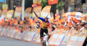 tay dua thuy si toa sang dong thap thang chang 20 cup truyen hinh tphcm 1118