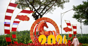 tet van con khi moi nguoi con dung lai giua bon be 1338