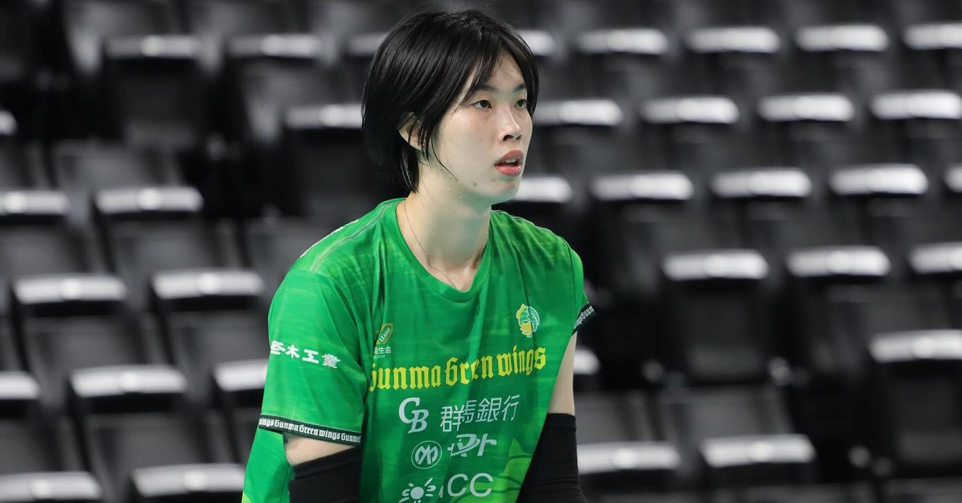 Thanh Thuy Bat Ngo Vang Mat O Doi Bong Chuyen Nhat Ban 983