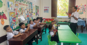 thay giao 55 tuoi ra truong sa day hoc con gai nhan nhu bo la niem tu hao 2803