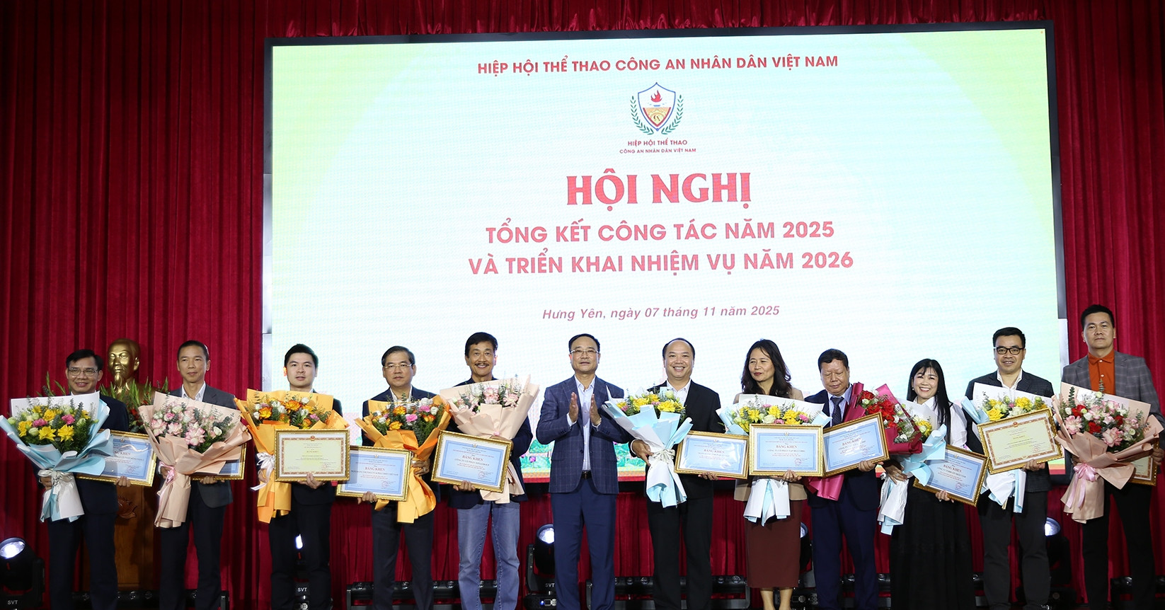 The Thao Cand Vinh Danh Nhieu Tap The Ca Nhan Xuat Sac 3380