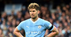 them mot ngoi sao khan goi roi man city 325