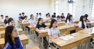 thi lop 10 ha noi gan 400 thi sinh bo thi mon van 1 em bi dinh chi 931