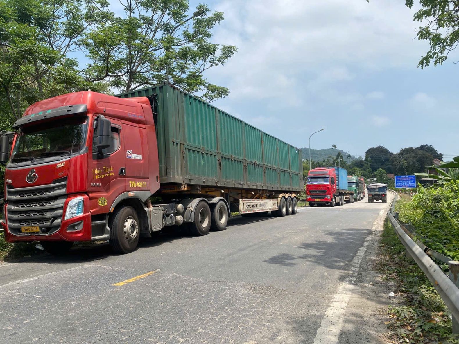 thong nhat phuong an phan luong giao thong tren quoc lo 49 nham dam bao an toan