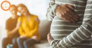 thue giup viec mang thai ho vo tre hoa da khi dua tre chao doi vach tran bi mat cua nguoi giup viec