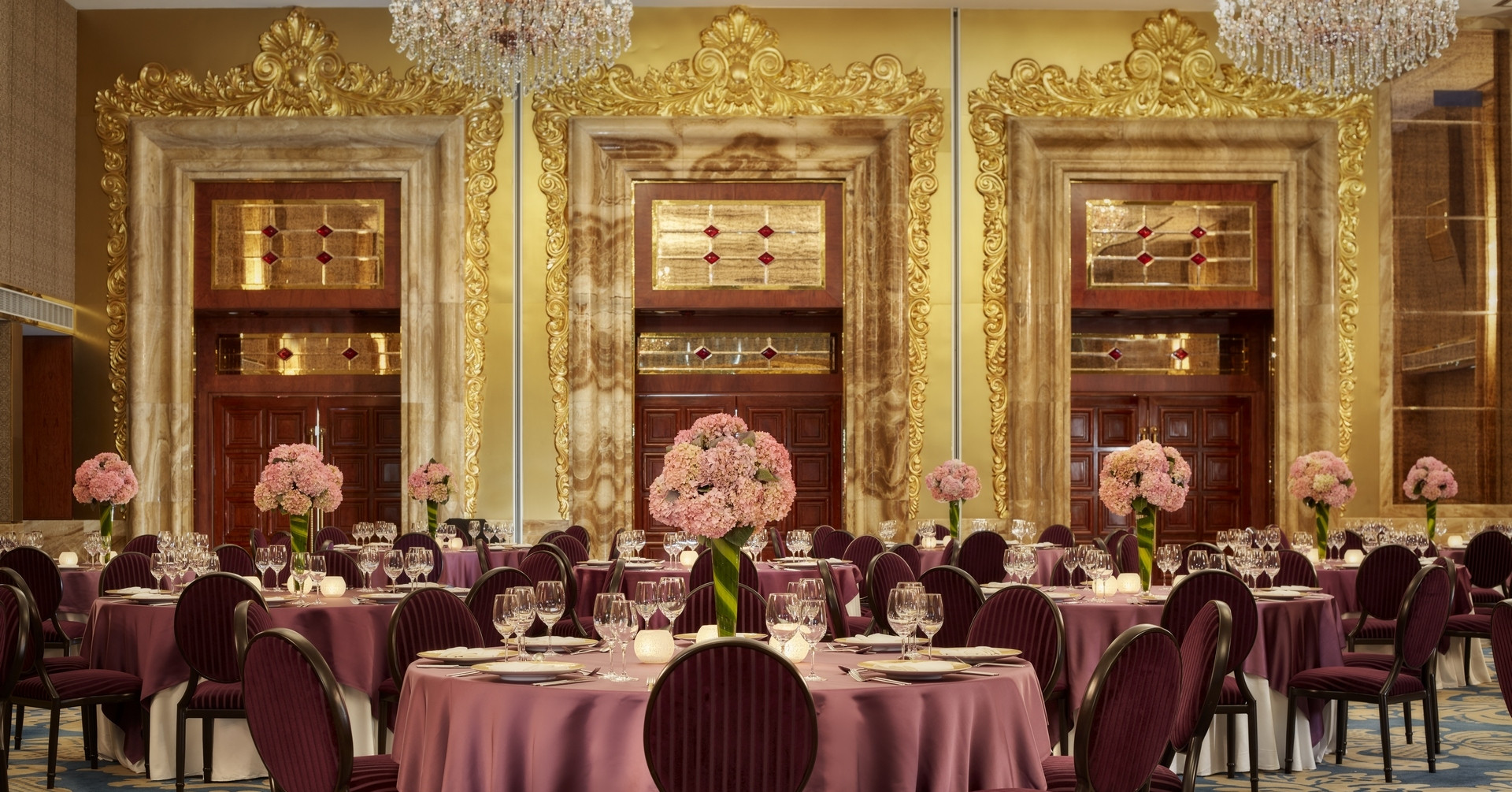 Tiec Tan Nien Dang Cap Tai The Reverie Saigon 1869