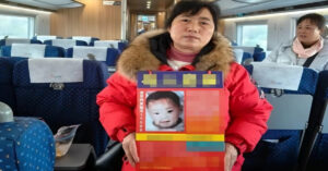 tim thay con trai bi bat coc sau 32 nam cha me nghen ngao chua the doan tu 56