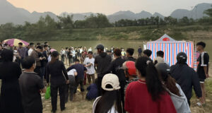 tim thay thi the co gai de lai o to tren cau nghi nhay xuong song 2232