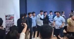 tin nhan nhay cam trong nhom kin khien 16 sinh vien luat bi dinh chi 3520