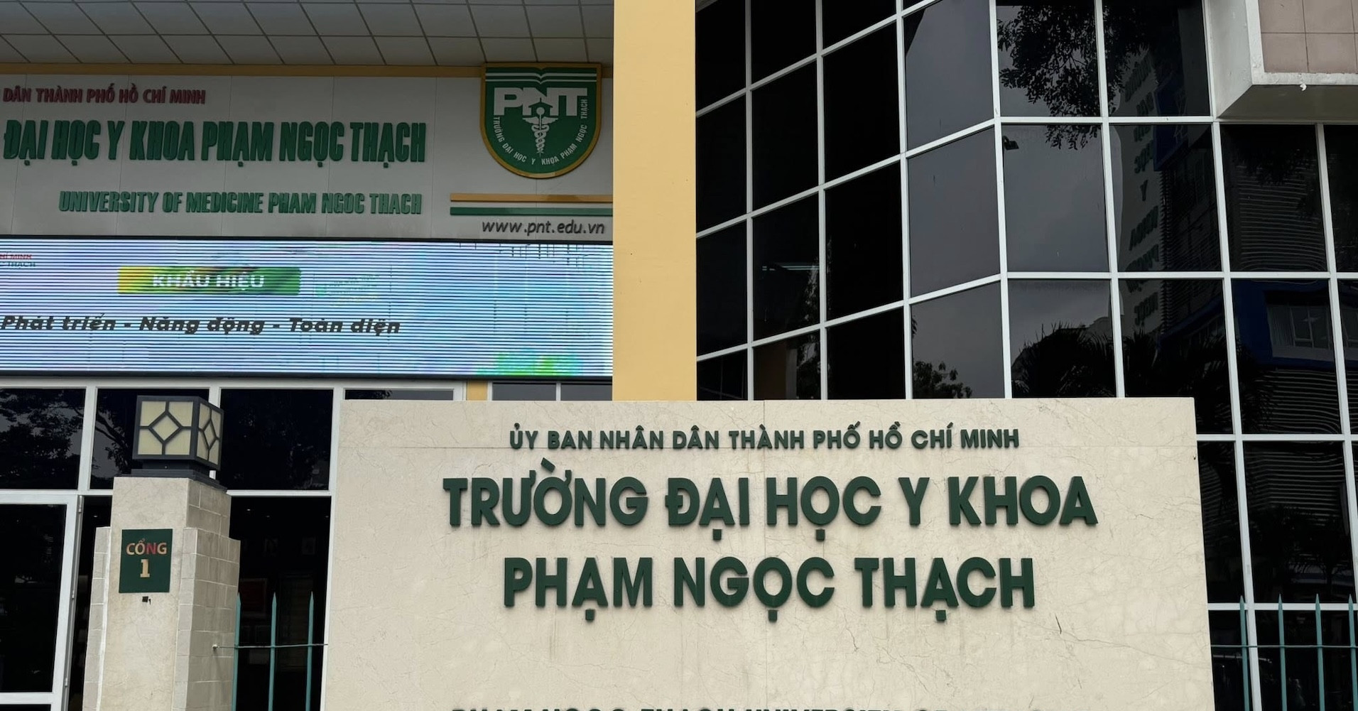 To Liem Chinh Khoa Hoc Dh Y Khoa Pham Ngoc Thach Nen Co Them Nguoi Ngoai Truong 1402