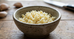 Chuyên Gia Nói Gì Khi Ăn 1-2 Tép Tỏi Mỗi Ngày? Toi Bam 17646025401452133607912 0 147 1429 2433 Crop 1769428857444559973099