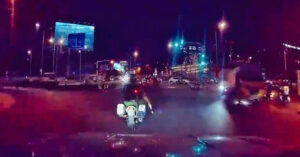 tphcm cong an phuong hu coi mo duong dua nguoi phu nu nghi tai bien di cap cuu 1059