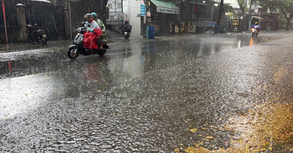 tphcm don mua vang ha nhiet sau chuoi ngay nang nong ky luc 1029