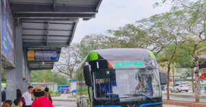 TPHCM miễn phí xe buýt cho toàn dân, Hà Nội thì sao? 1 tphcm mien phi xe buyt cho toan dan ha noi thi sao 543