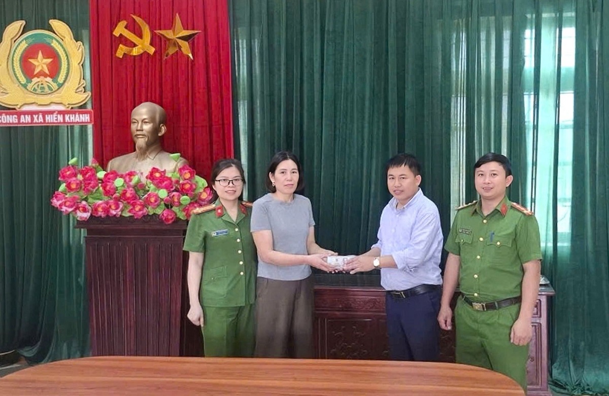 tra tien chuyen nham